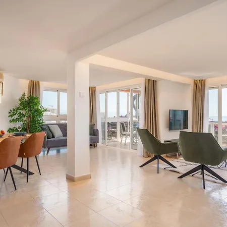 Perfect Terrace, Amazing Views, Great Location توريمولينوس