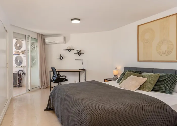 Perfect Terrace, Amazing Views, Great Location *